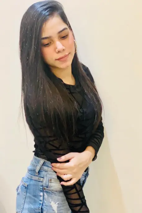 Lovely VIP Model Photo 1 of 5